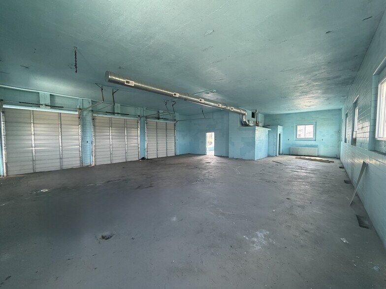 More Photos Of 45 W Eads Pky, Lawrenceburg Freestanding For Sale