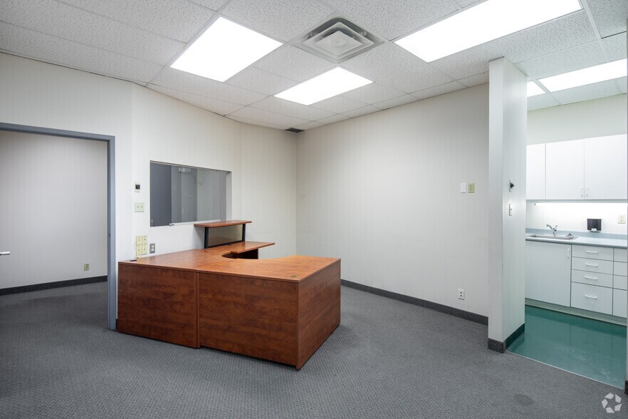 More Photos Of 2115 Finch Av W, Toronto Medical For Lease