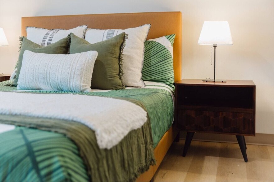 More Photos Of 200 E McCorquedale Rd, Burlington Apartments For Sale