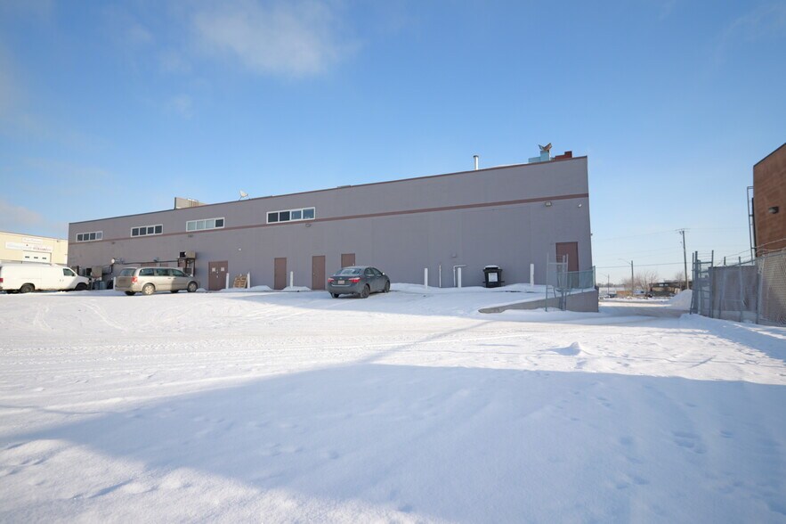 More Photos Of 3460 93 St NW, Edmonton Office For Lease