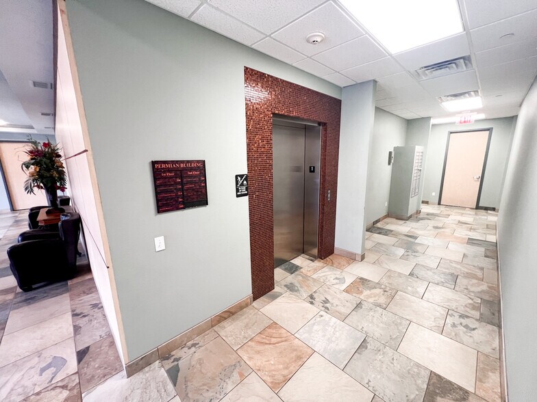 More Photos Of 1509 W Wall St, Midland Office For Lease