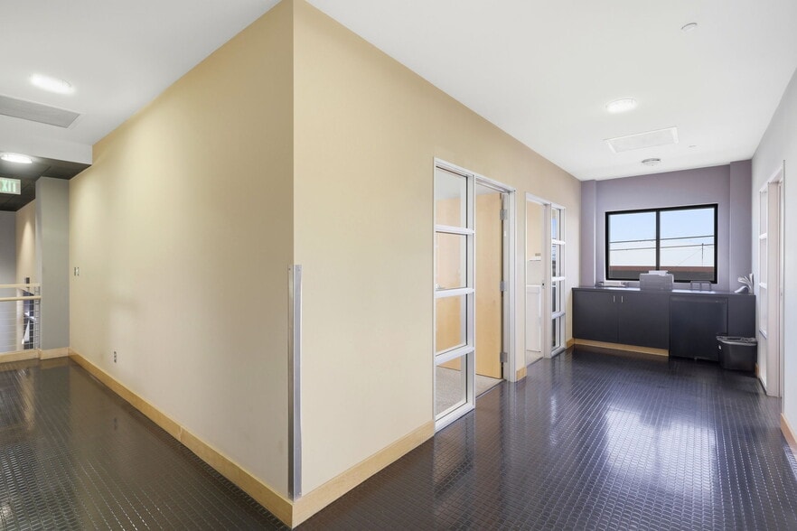 More Photos Of 225 Demeter St, Palo Alto Office Residential For Lease
