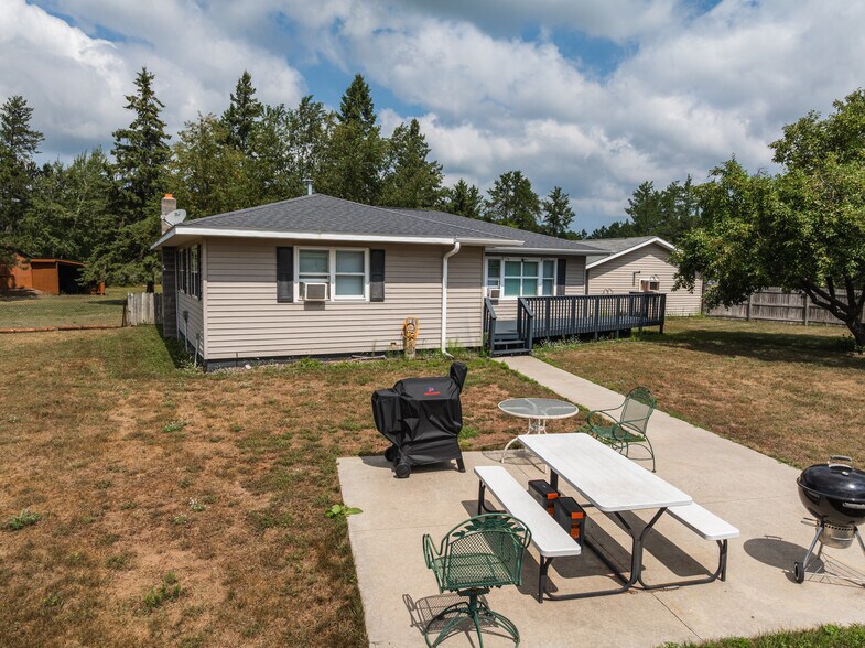 More Photos Of 16154 US 63 Hwy, Hayward Hotel For Sale