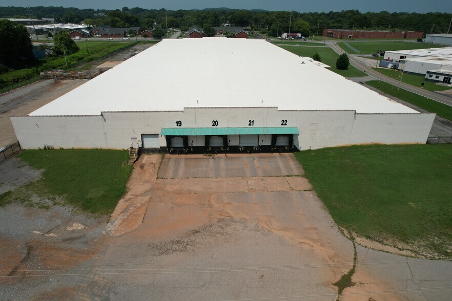 More Photos Of 70 Industrial Dr, Cartersville Warehouse For Sale
