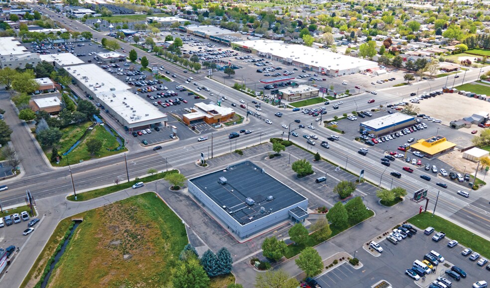 More Photos Of 1721 N Five Mile Rd, Boise General Retail For Lease