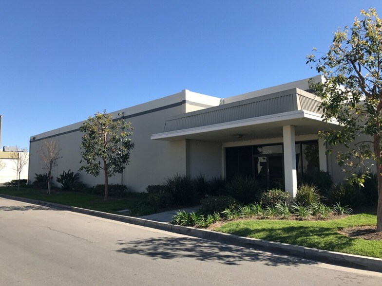 More Photos Of 2886 E Blue Star St, Anaheim Warehouse For Lease