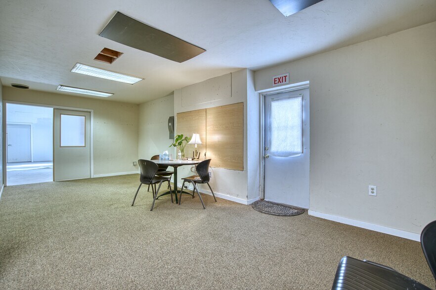 More Photos Of 1800 Commerce St, Boulder Manufacturing For Lease