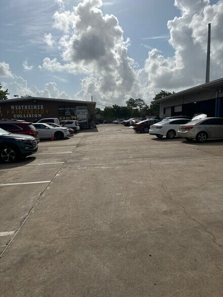 More Photos Of 2525 Westhollow Dr, Houston Auto Repair For Sale