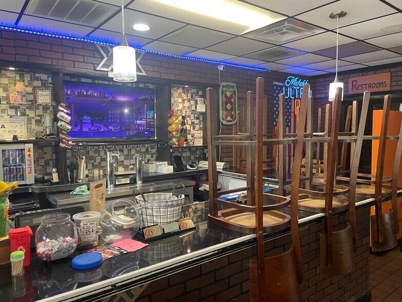 More Photos Of 6891 S Highland Blvd, Grifton Restaurant For Sale