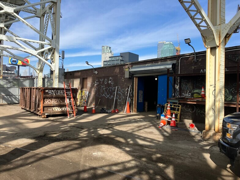 More Photos Of 27-21 51st St, Long Island City Warehouse For Lease