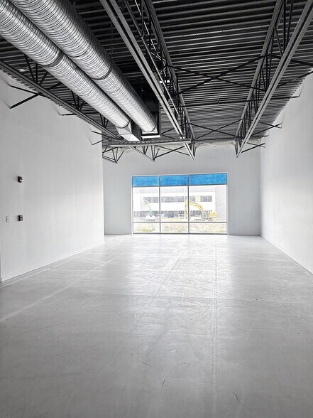 More Photos Of 14165-14185 162 Ave NW, Edmonton Showroom For Sale