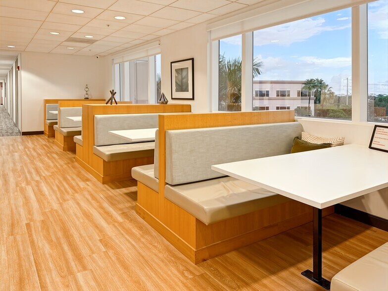More Photos Of 1560 Sawgrass Corporate Pkwy, Sunrise Coworking Space