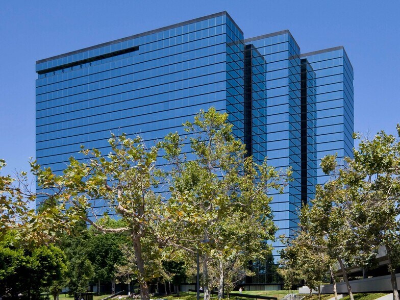 More Photos Of 3131 Camino del Rio N, San Diego Unknown For Lease