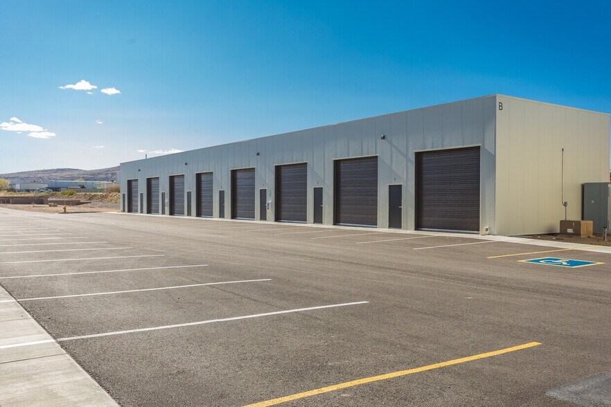 More Photos Of 2700 N Lake Valley Rd, Prescott Valley Light Manufacturing For Lease