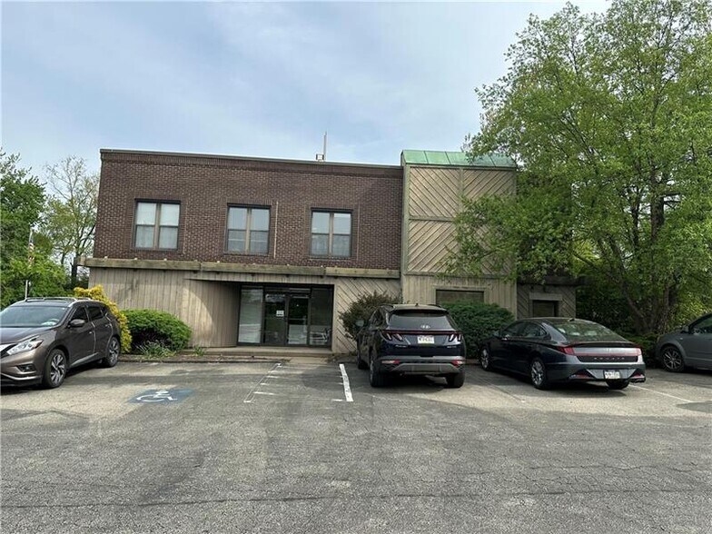 More Photos Of 736 W Ingomar Rd, Ingomar Office For Lease