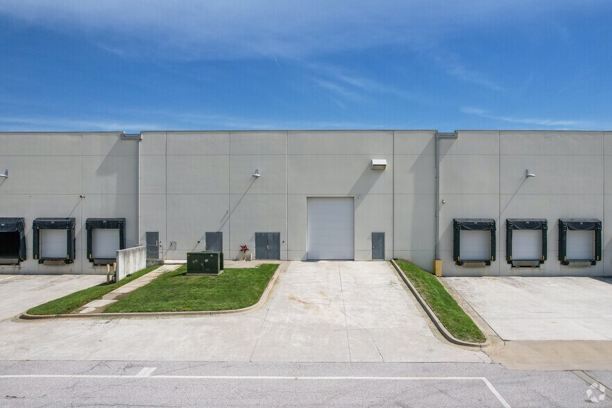 More Photos Of 13200 Mid Atlantic Blvd, Laurel Unknown For Lease