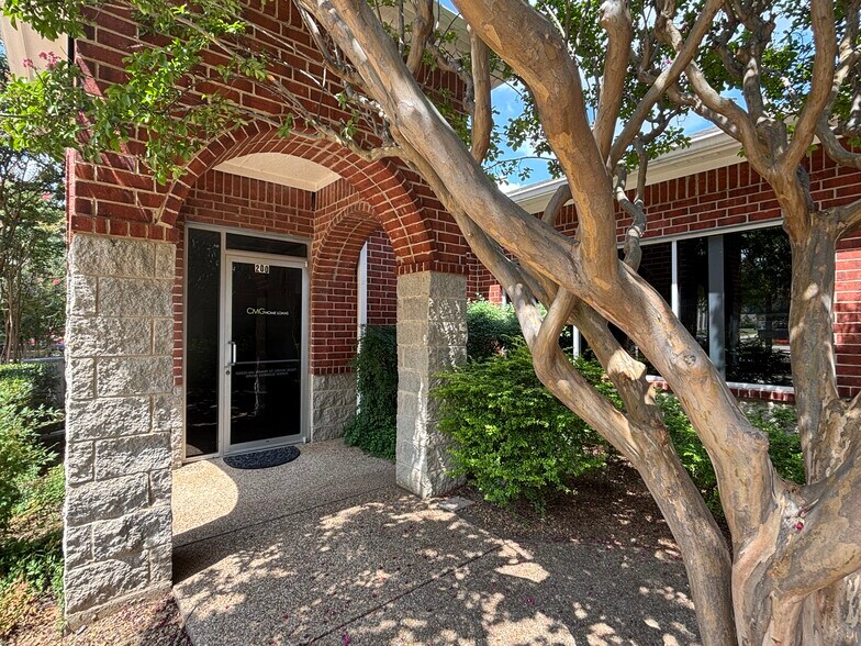 More Photos Of 3200 Long Prairie Rd, Flower Mound Office Residential For Lease