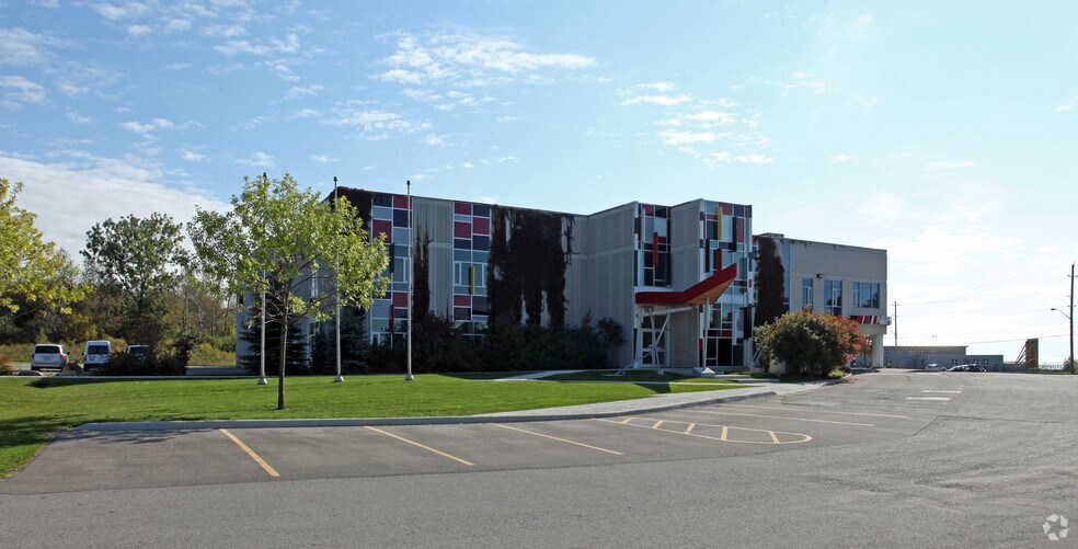 More Photos Of 250 Water St, Whitby Office For Lease