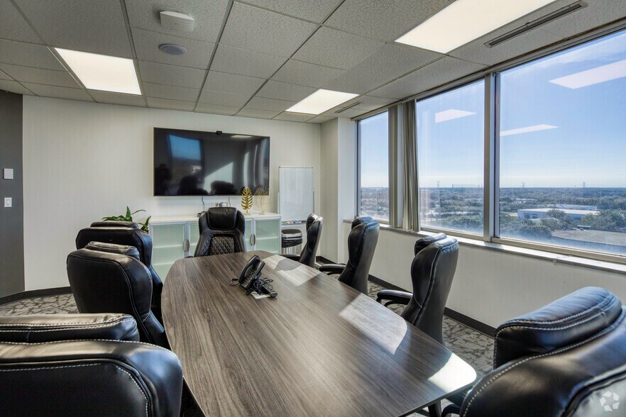 More Photos Of 410 S Ware Blvd, Tampa Loft Creative Space For Sale
