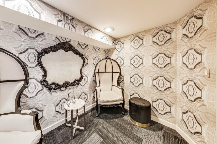 More Photos Of 730 N Wells St, Chicago Medical For Sale