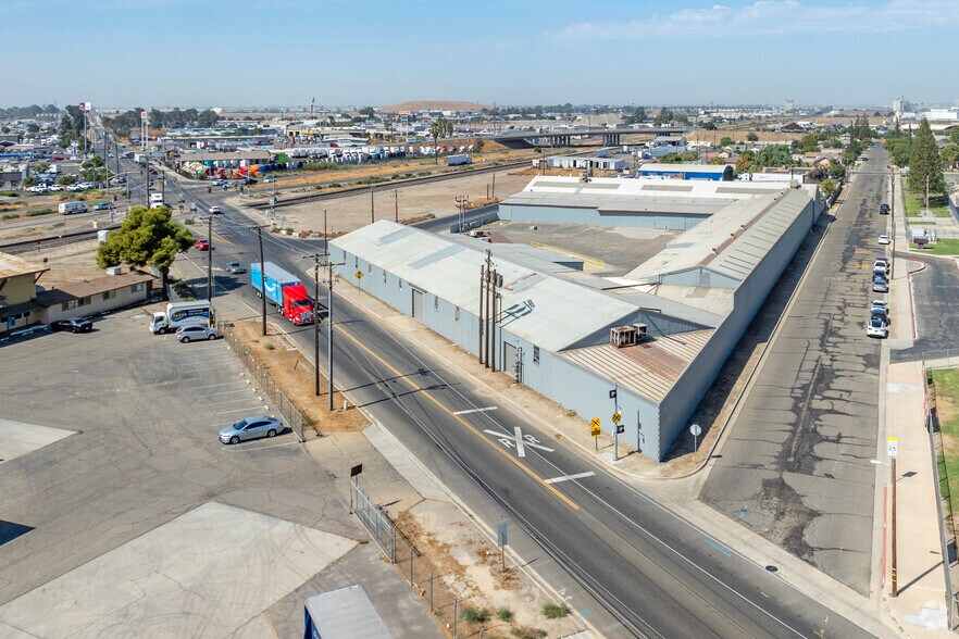 More Photos Of 3200 E Central Ave, Fresno Warehouse For Lease
