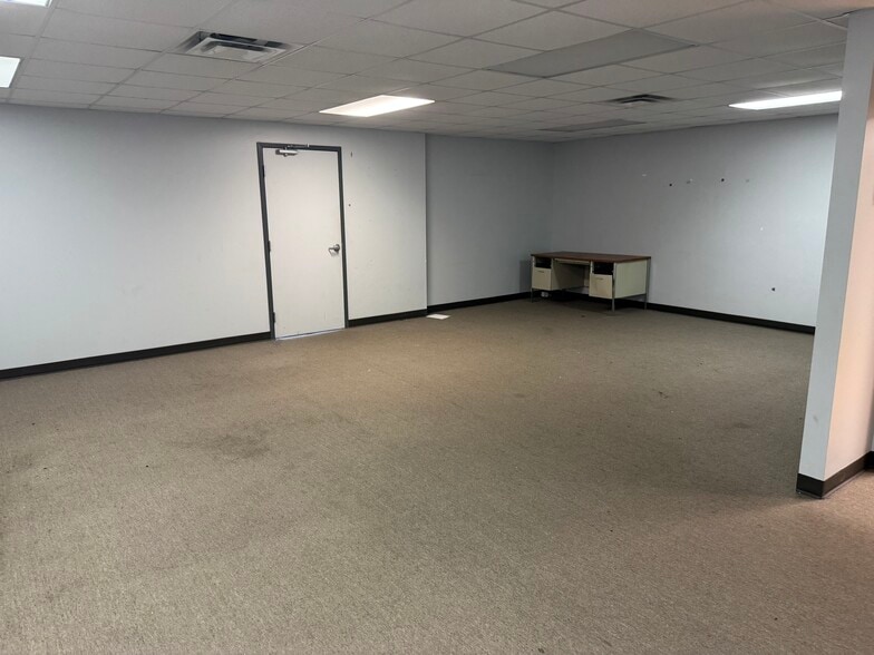 More Photos Of 3021-3055 W US Highway 36, Pendleton Unknown For Sale