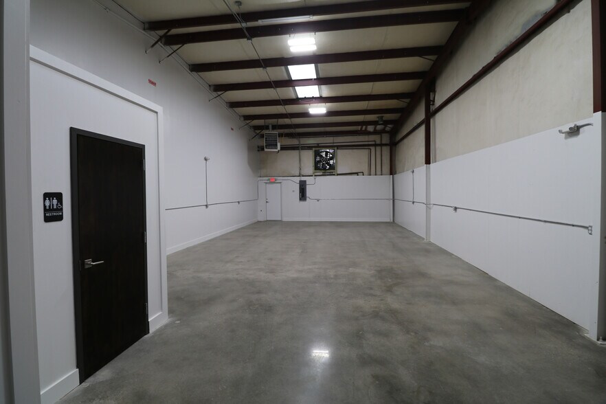 More Photos Of 76 Bay Creek Rd, Loganville Warehouse For Lease