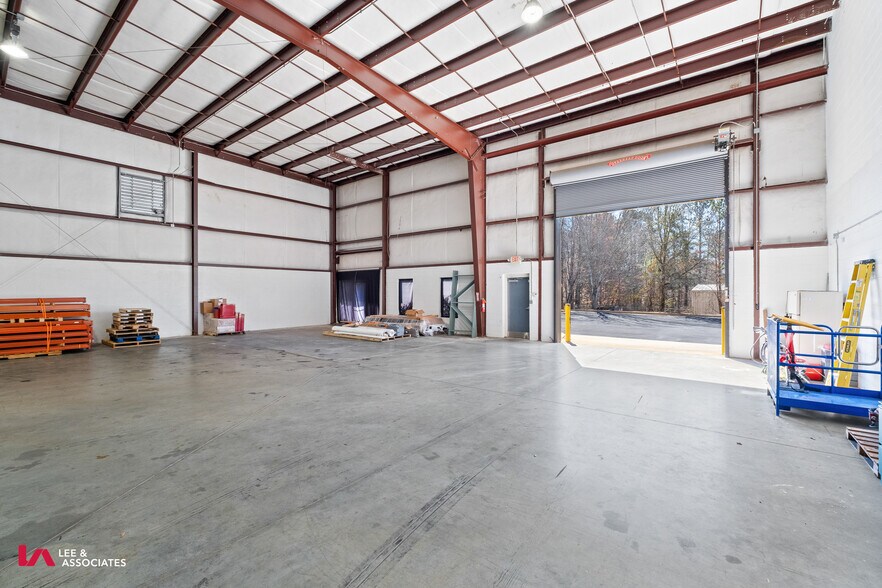 More Photos Of 4240 Industrial Center Ln, Acworth Warehouse For Sale