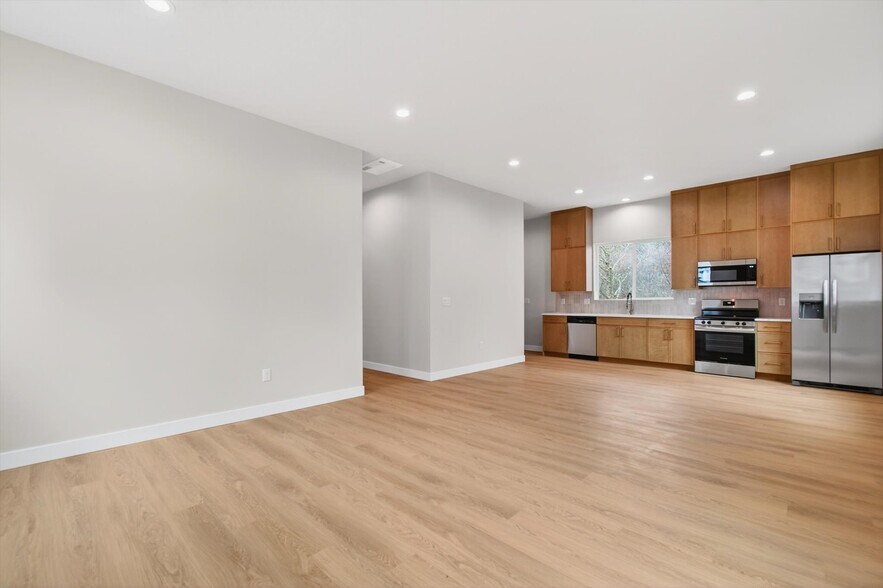 More Photos Of 11 Sun Crest Ln, Cathlamet Multifamily For Sale