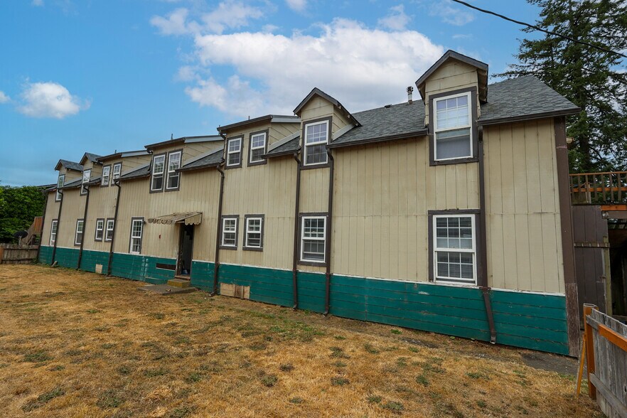 More Photos Of 1740 Spruce St, Myrtle Point Apartments For Sale