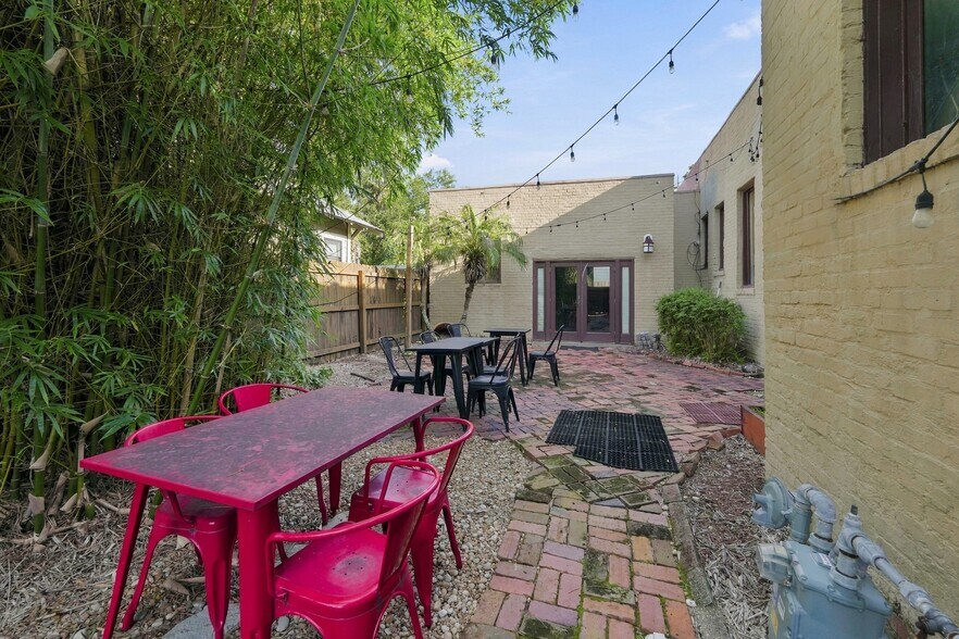 More Photos Of 1602-1608 Walnut St, Jacksonville Restaurant For Sale