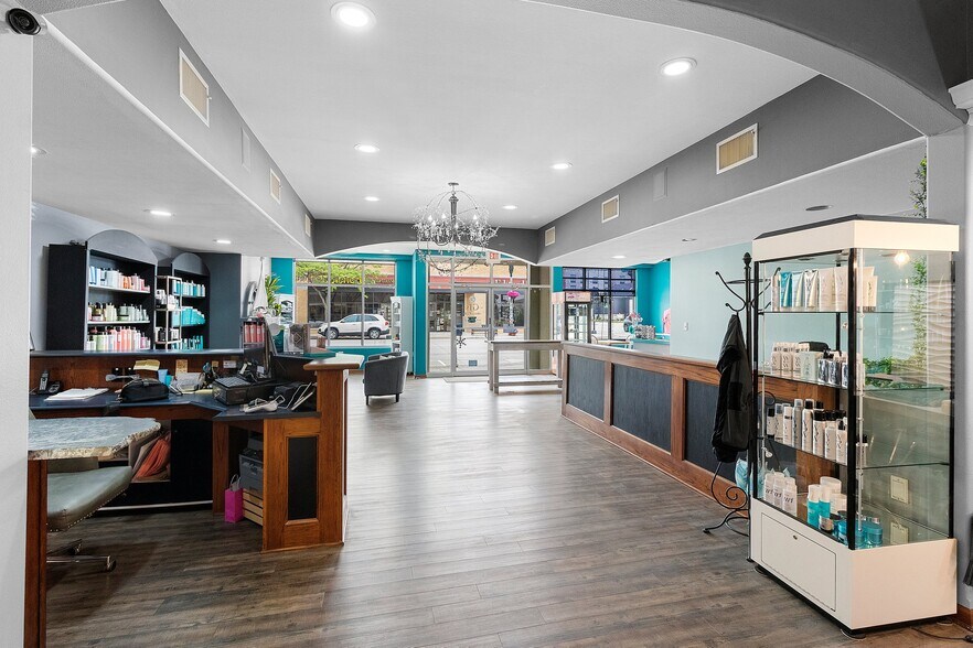 More Photos Of 1604 Washington St, Two Rivers Storefront For Sale