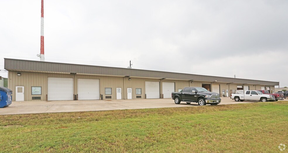 Primary Photo Of 1914 W Howard Ln, Austin Light Manufacturing For Lease