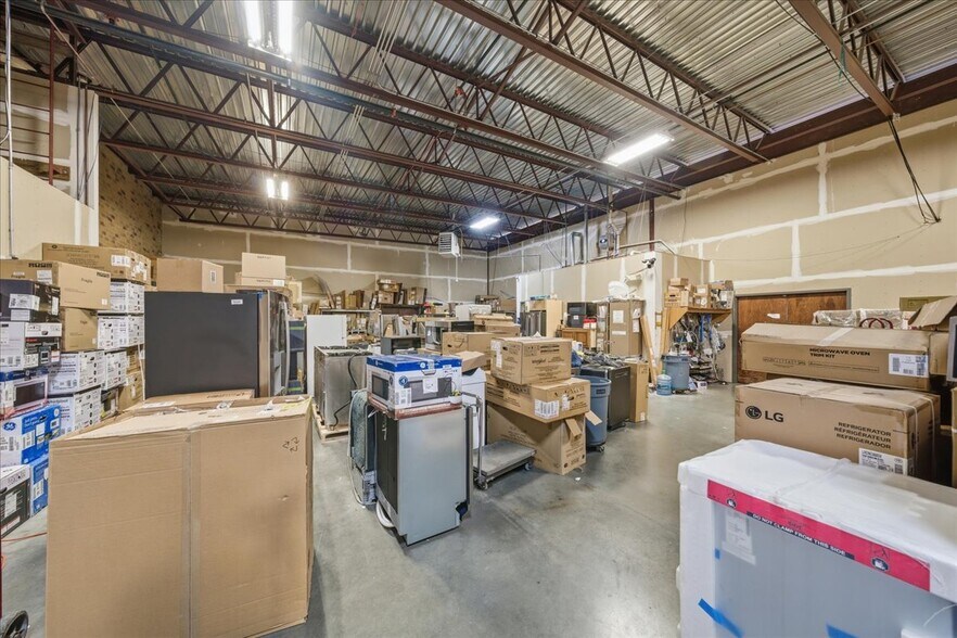 More Photos Of 1740 E Harold St, Olathe Freestanding For Sale