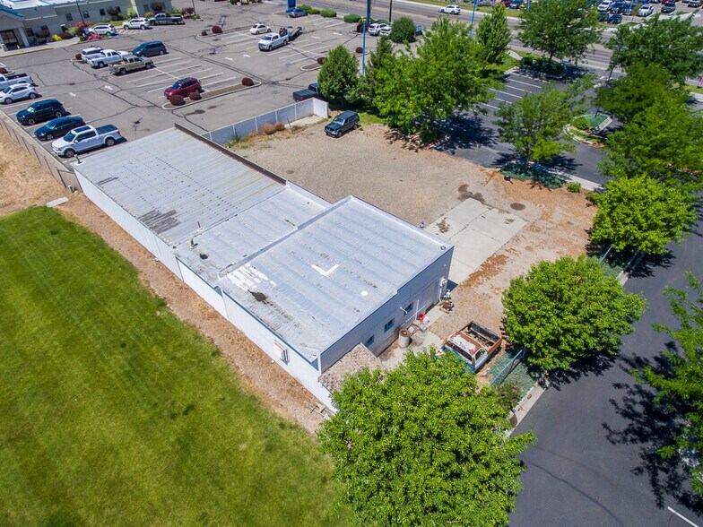 More Photos Of 1010 NW 16th St, Fruitland Auto Repair For Sale