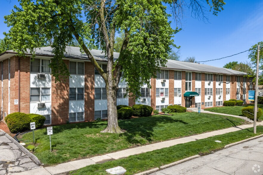 Primary Photo Of 3830 6th Ave, Des Moines Apartments For Sale