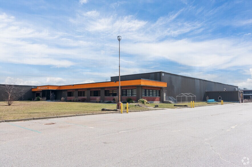 More Photos Of 527 Pleasant St, Attleboro Manufacturing For Lease
