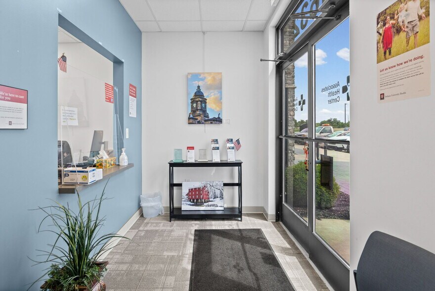 More Photos Of 1640 W State Road 28, Frankfort Storefront Retail Office For Lease