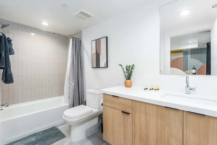 More Photos Of 216 N Coronado St, Los Angeles Multifamily For Sale