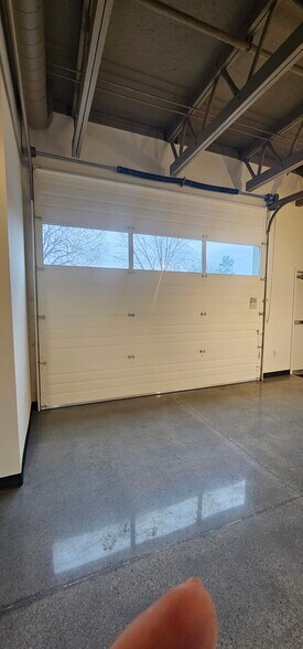 More Photos Of 650 E Fairview Ave, Meridian Storefront Retail Office For Sale