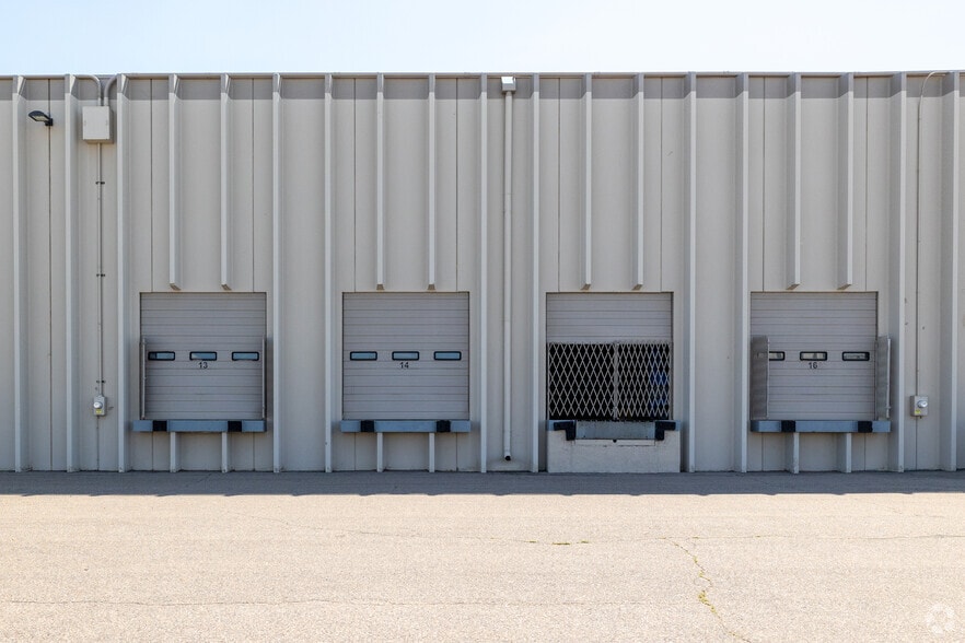 More Photos Of 3950 Nome St, Denver Unknown For Lease