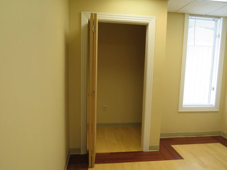 More Photos Of 9506 Hospital Ave, Nassawadox Medical For Sale