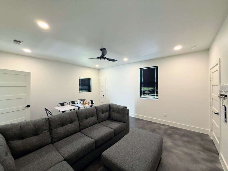 More Photos Of 1105 W Cottage Hill Pky, Celina Lodge Meeting Hall For Sale