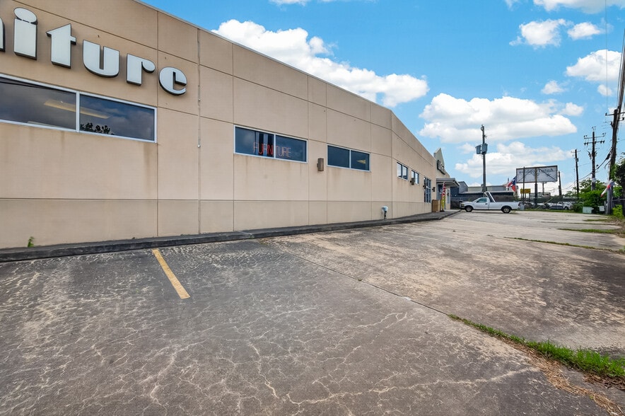 More Photos Of 9223 Bissonnet St, Houston General Retail For Sale