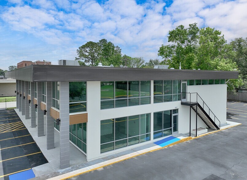 More Photos Of 8845 Long Point Rd, Houston Medical For Lease