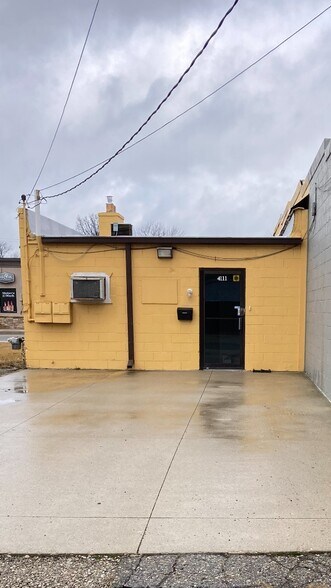 More Photos Of 4111 12 Mile Rd, Berkley Storefront For Sale