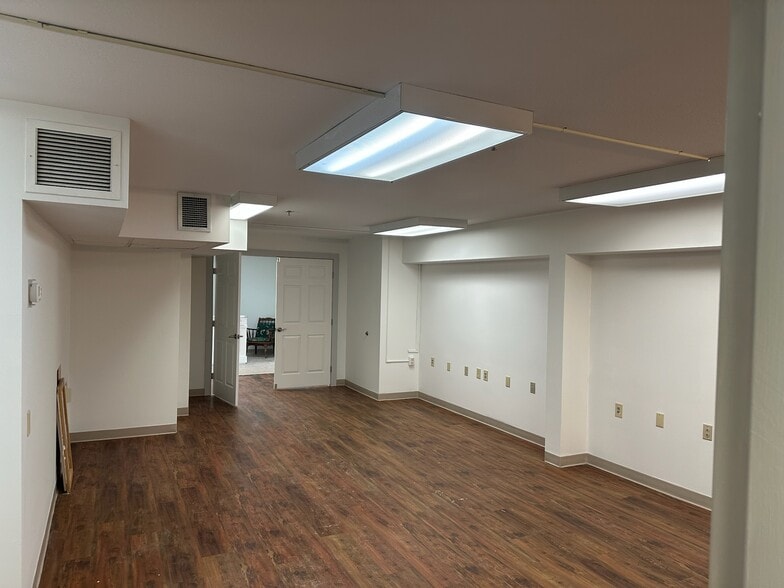More Photos Of 42-67 Eastern Ave, Saint Johnsbury Loft Creative Space For Lease
