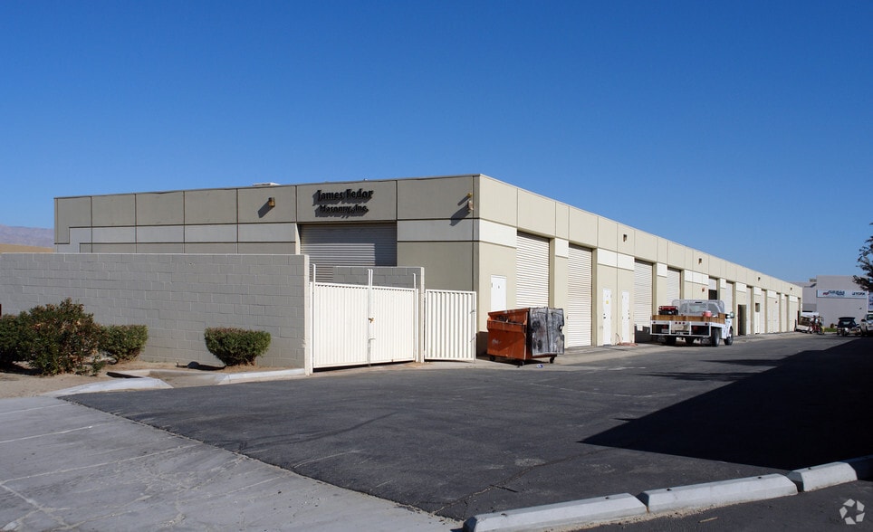 More Photos Of 77-775 Jackal Dr, Palm Desert Service For Lease