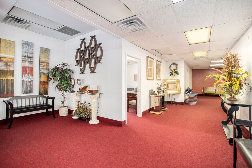 More Photos Of 135 N Church St, Kalamazoo Office Residential For Sale