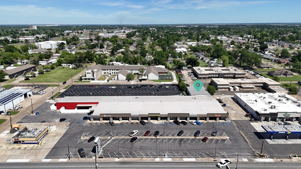 More Photos Of 3502 Patrick St, Lake Charles Flex For Lease